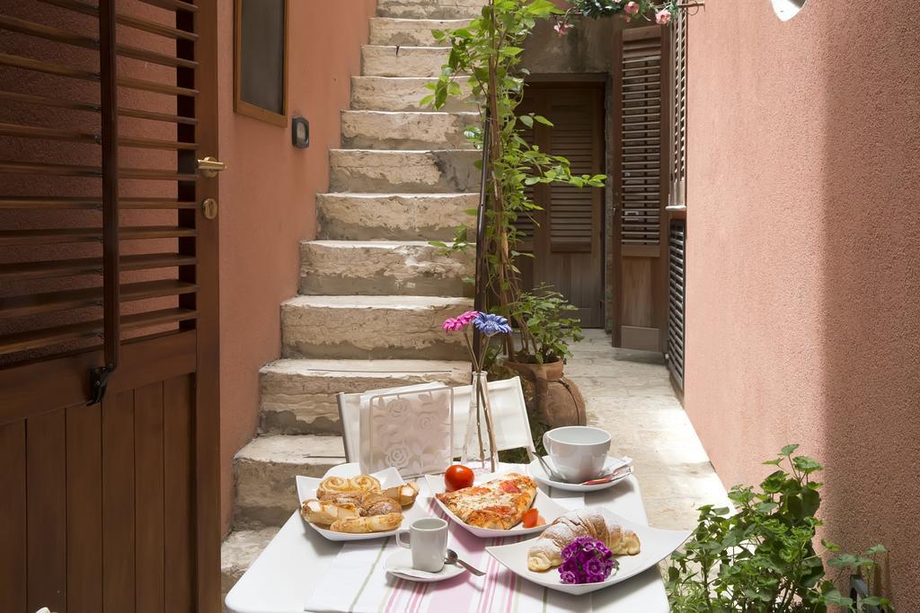 Il Cortile Fiorito Leilighet Trapani Eksteriør bilde