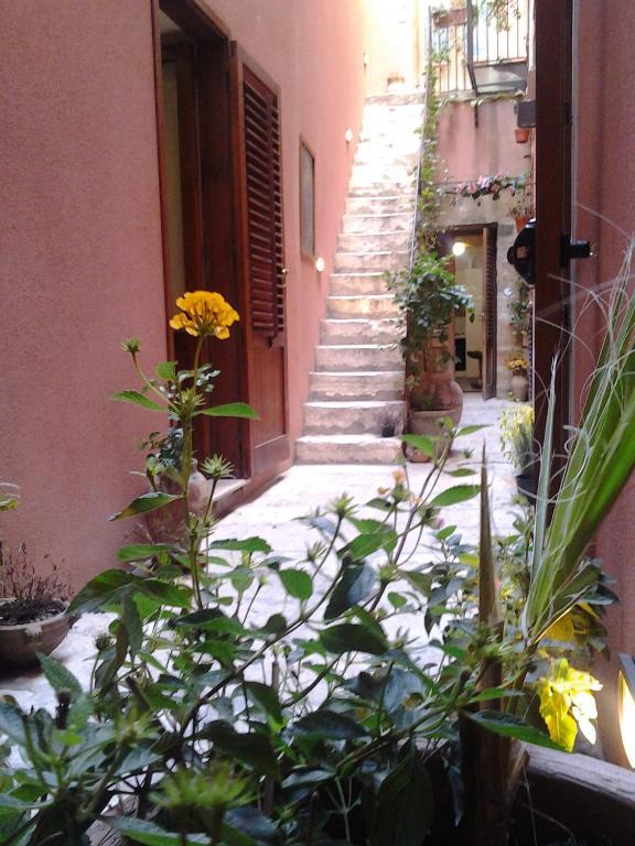Il Cortile Fiorito Leilighet Trapani Eksteriør bilde